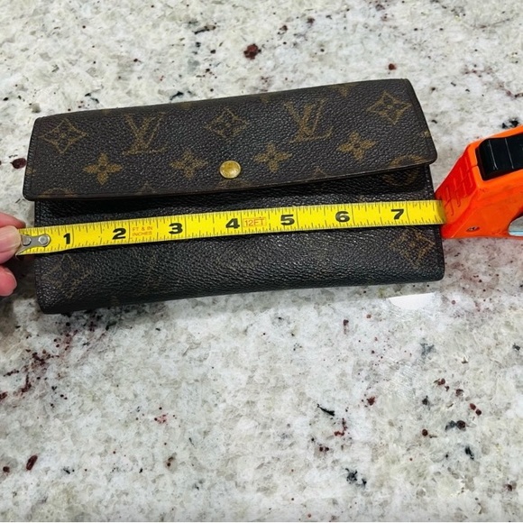 Louis Vuitton Authentic monogram print Louis Vuitton wallet - Picture 12 of 13